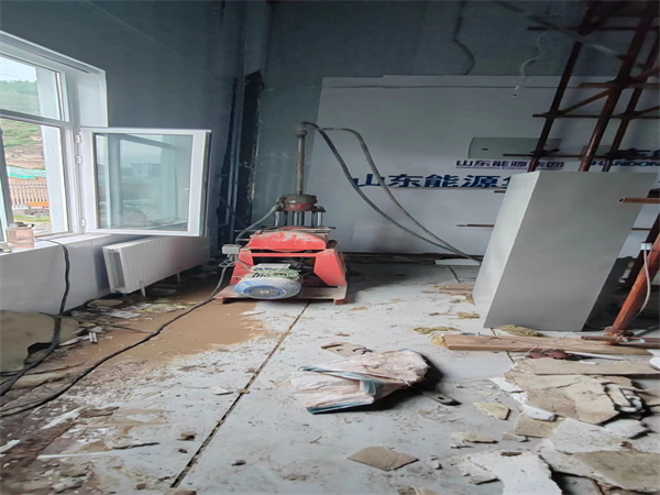 铁东地基基础下沉墙体裂缝加固注浆顶升施工